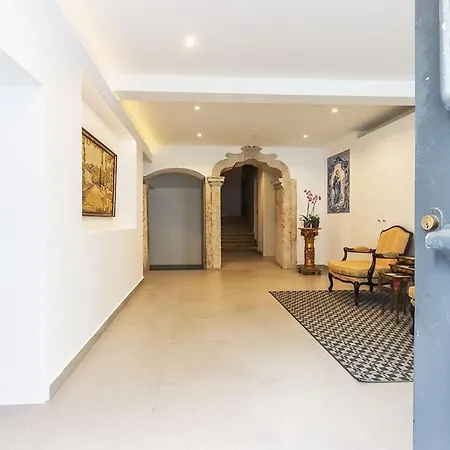 Azzulea Avenida شقة